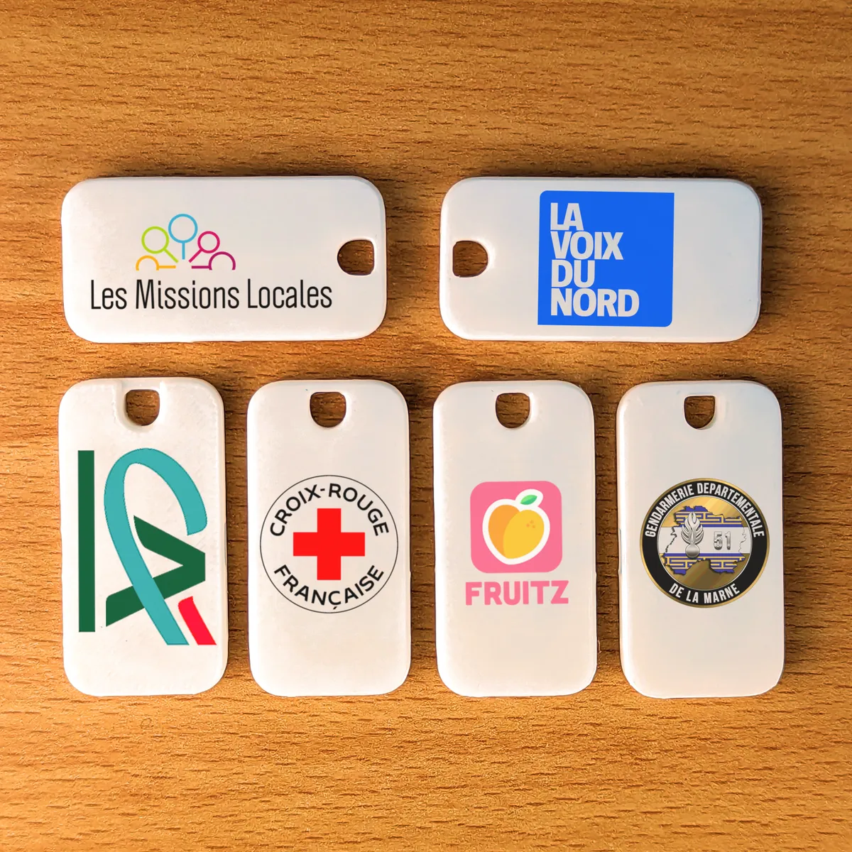 Sifflets Cupote personnalisés avec logos multicolores